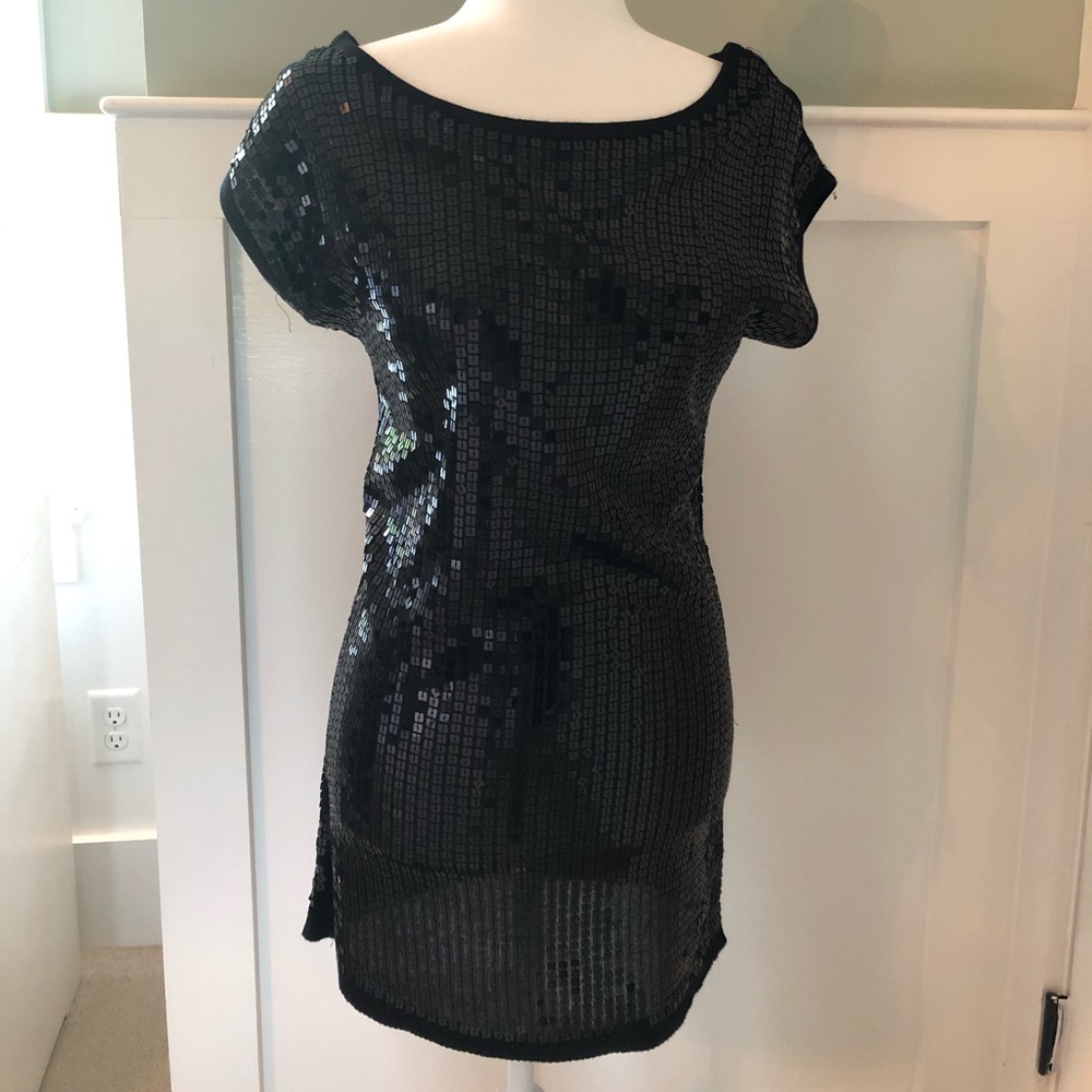 Super HOT black sequin mini size S; Bebe.